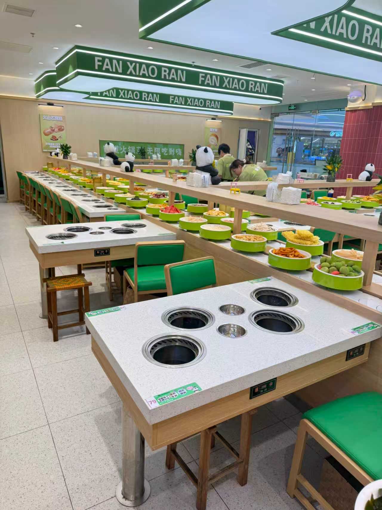 無(wú)煙旋轉(zhuǎn)火鍋設(shè)備